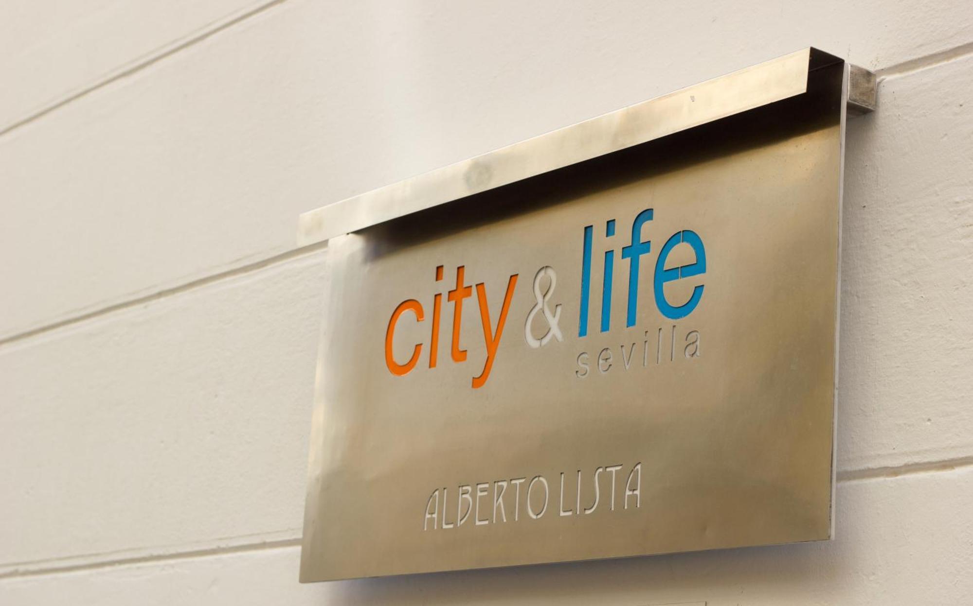 Life Apartments Alberto Lista Siviglia Esterno foto